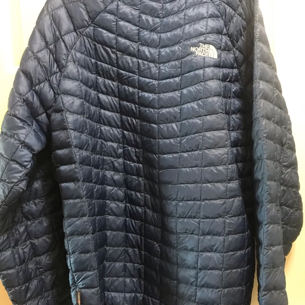 The North Face Men's Navy Puffer Jacket